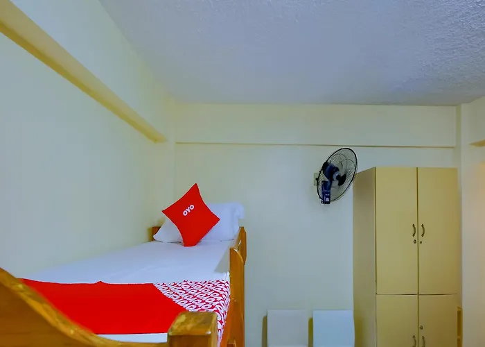 Oyo 840 Orangenest Apartelle 2*