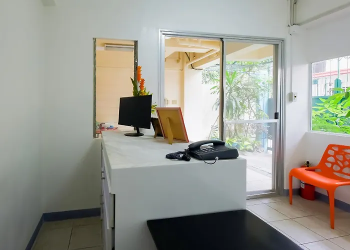 Hotel Oyo 840 Orangenest Apartelle 2*