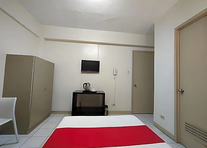 Oyo 840 Orangenest Apartelle 2* Manille